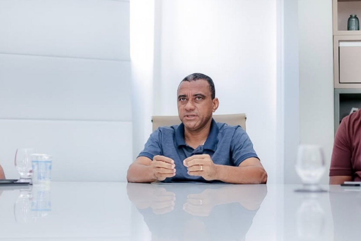Prefeitura de Simões Filho assina contrato milionária com empresa recém-criada