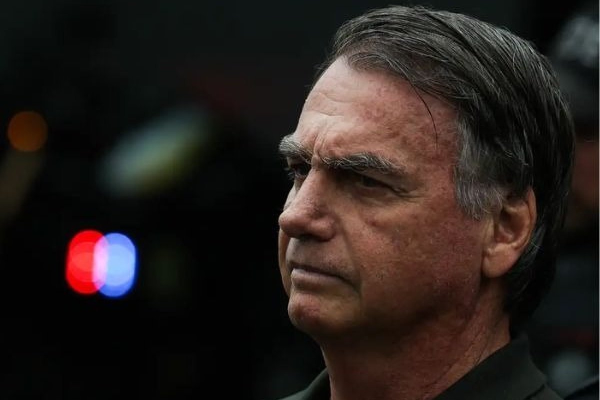PF faz buscas por armas e munições na casa de Jair Bolsonaro