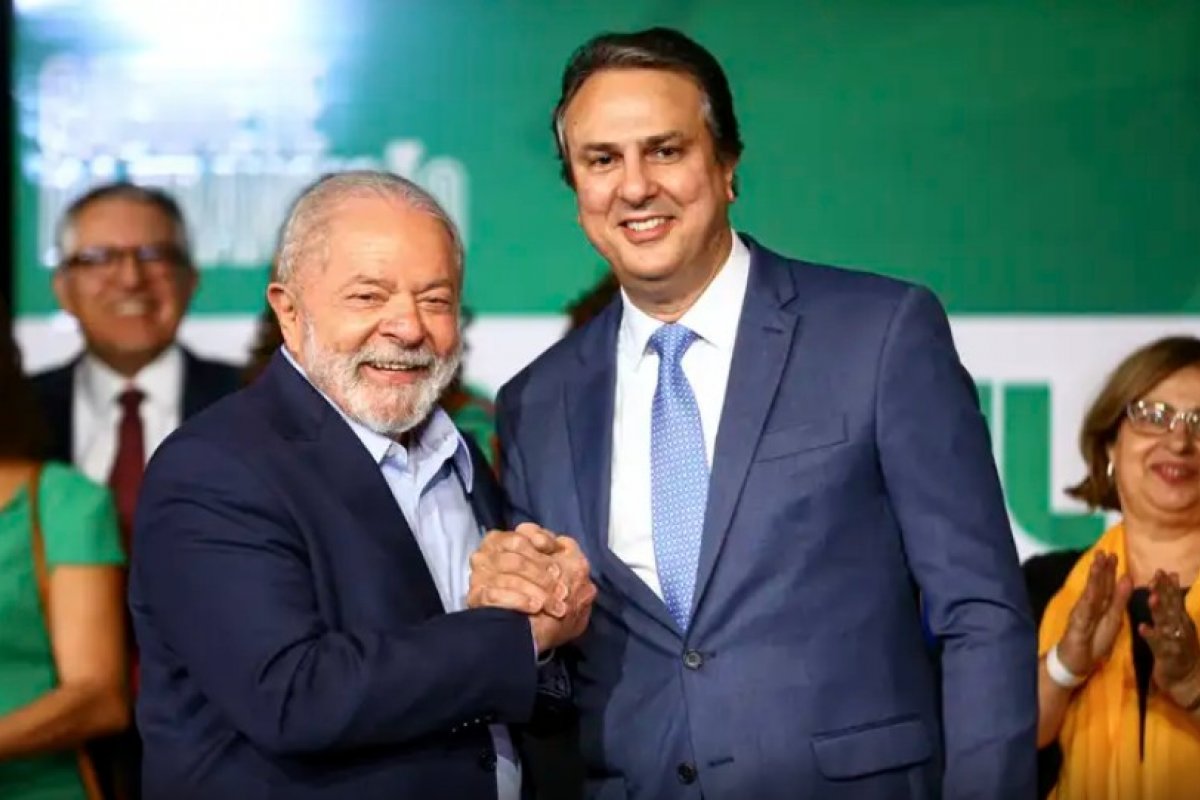 PT anuncia Camilo Santana como novo líder do Senado