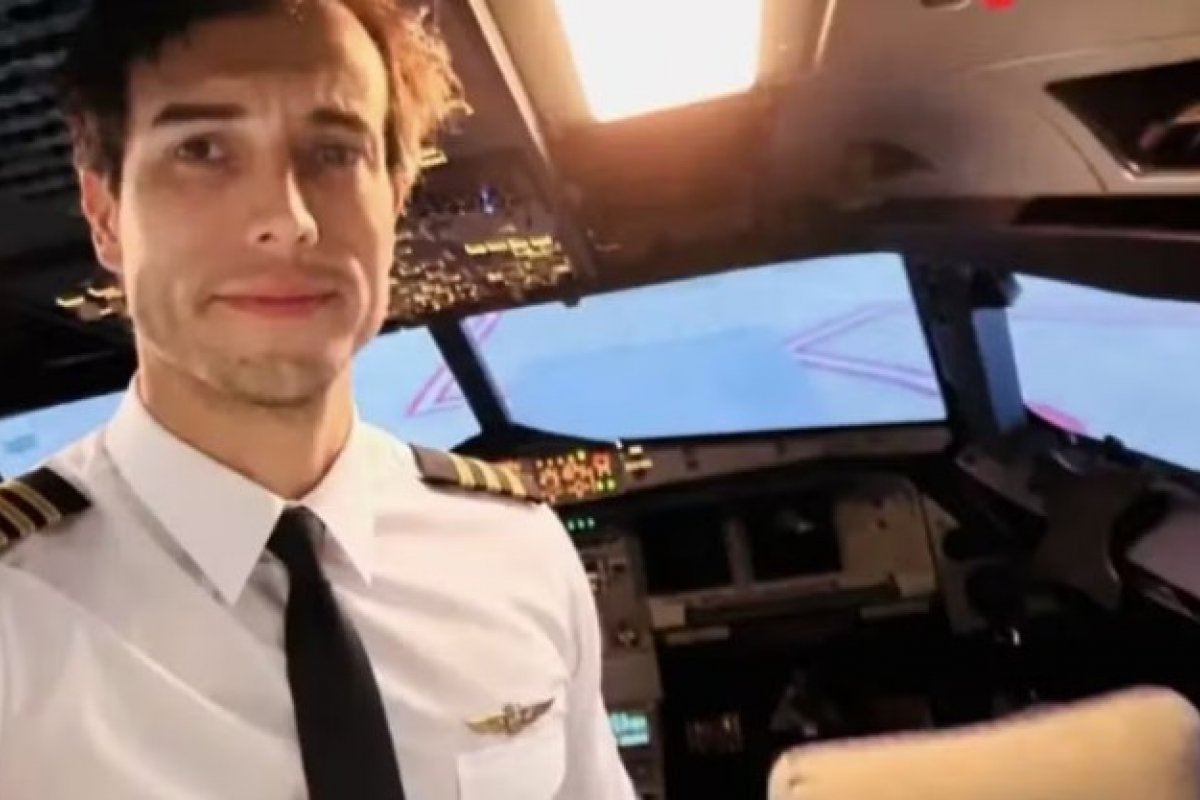Instrutor de aviação salta de avião em pleno ar na Argentina e aluna precisou fazer pouso de segurança: "Você sabe o que tem que fazer"
