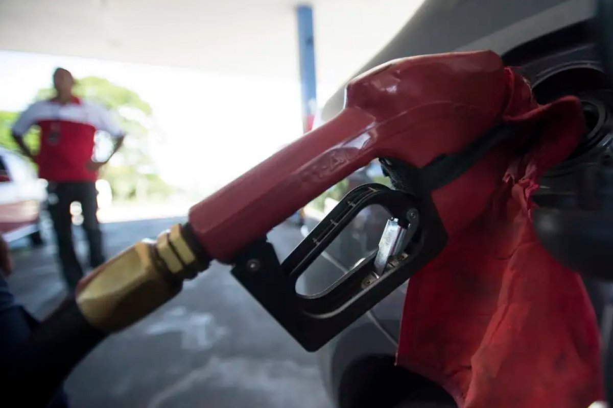Governo vai discutir aumento da mistura de etanol na gasolina na próxima semana