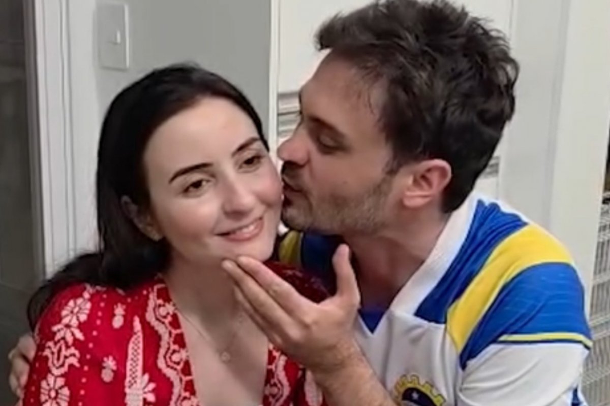 Vídeo: médico brasileiro entra para o Guinness após trocar 195 beijos em 30 segundos