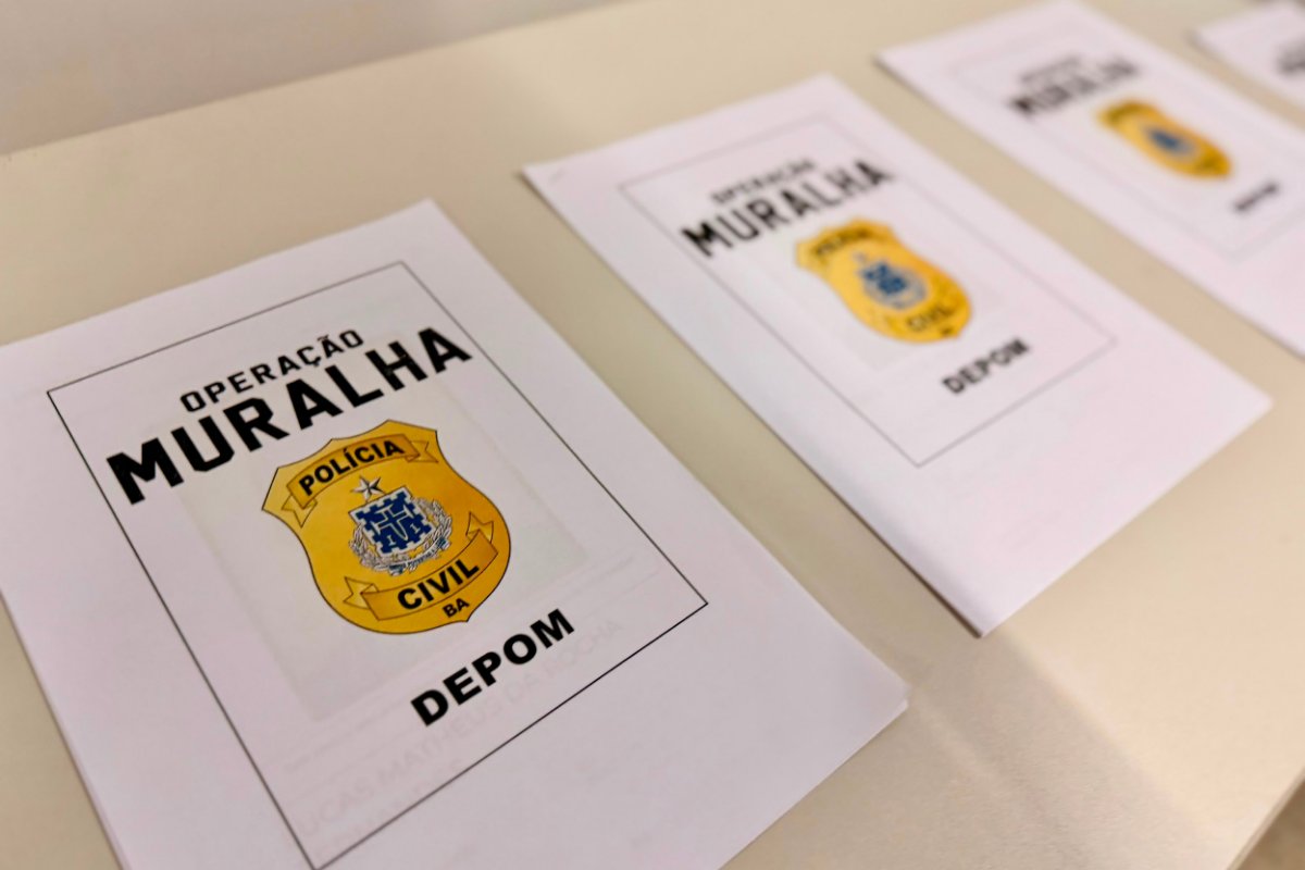 Operação policial cumpre mandados contra investigados de tentativa de latrocínio na Região Metropolitana de Salvador
