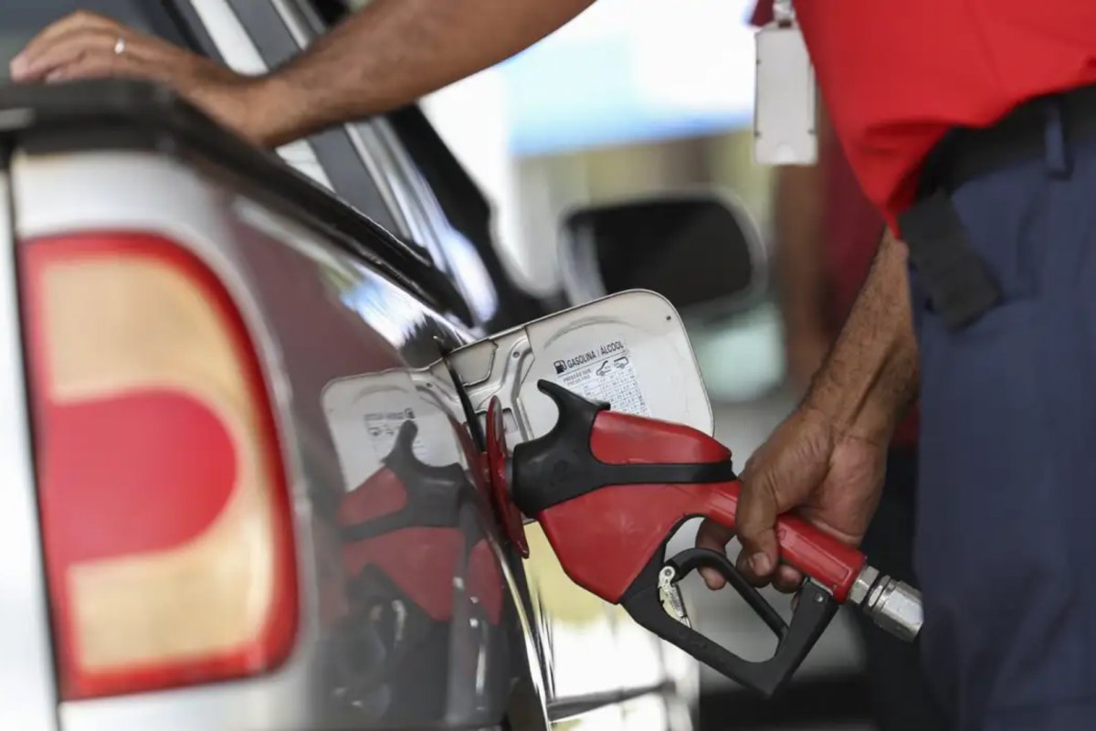 Acelen registra redução de de 1,9% nos preços da gasolina e do diesel