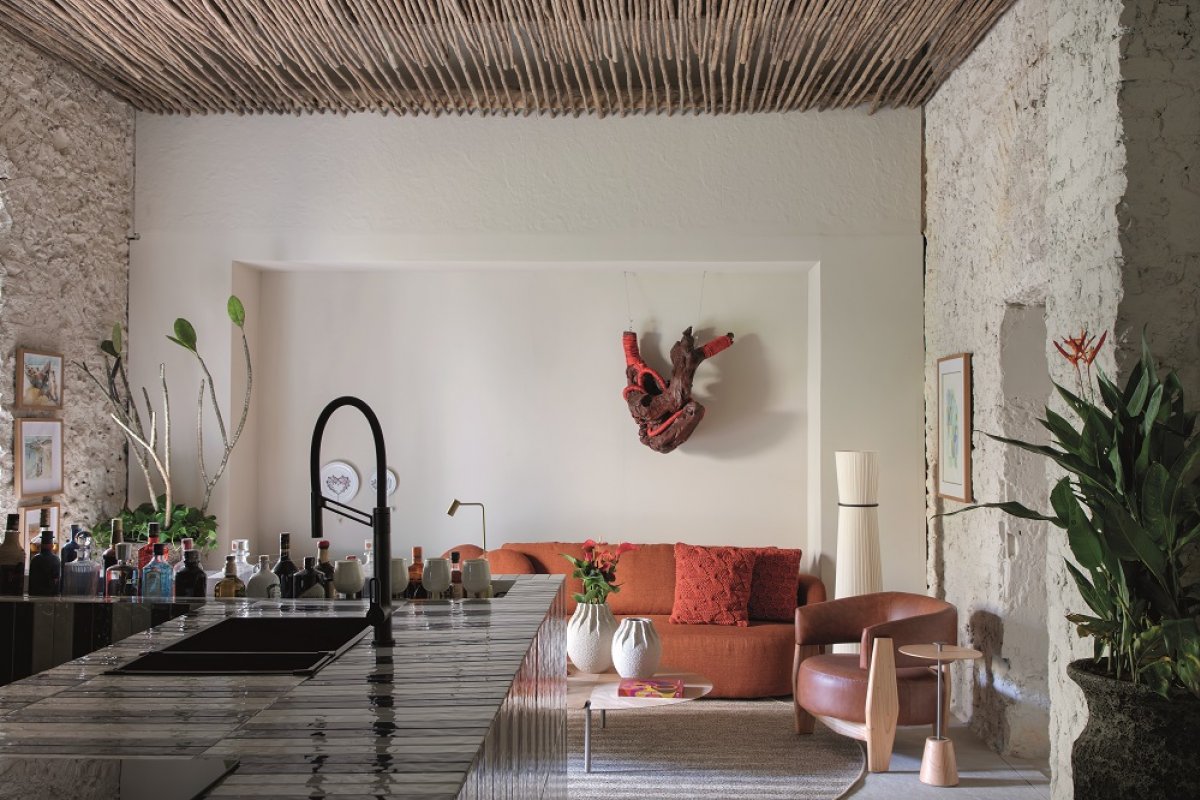 Na CasaCor Bahia, Dinah Lins transforma memórias e natureza em refúgio de bem-estar! 