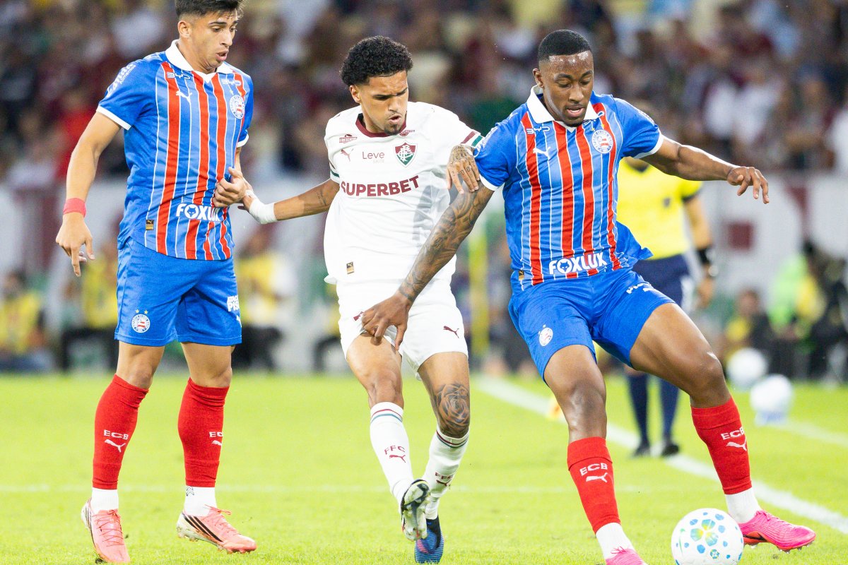 Com polêmicas, Bahia perde amistoso para o Fluminense no Rio