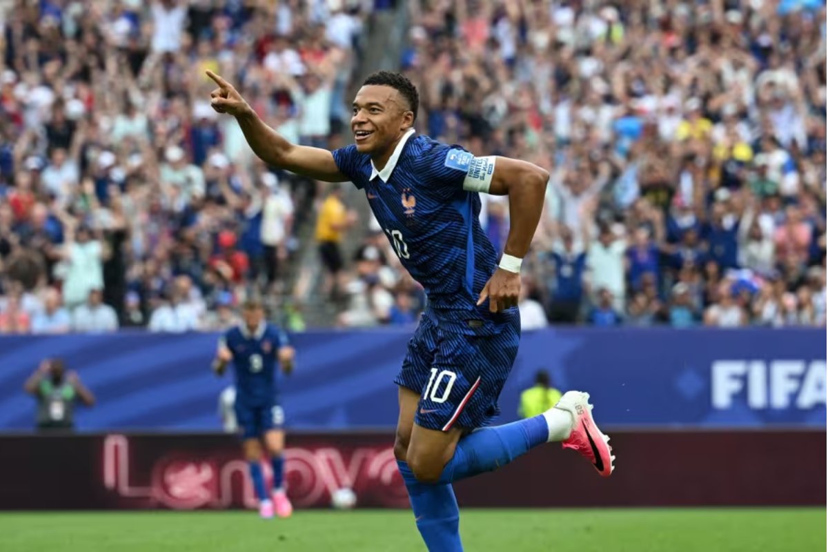 Mbappé pode igualar feito histórico de Cafu em semifinal da Copa do Mundo