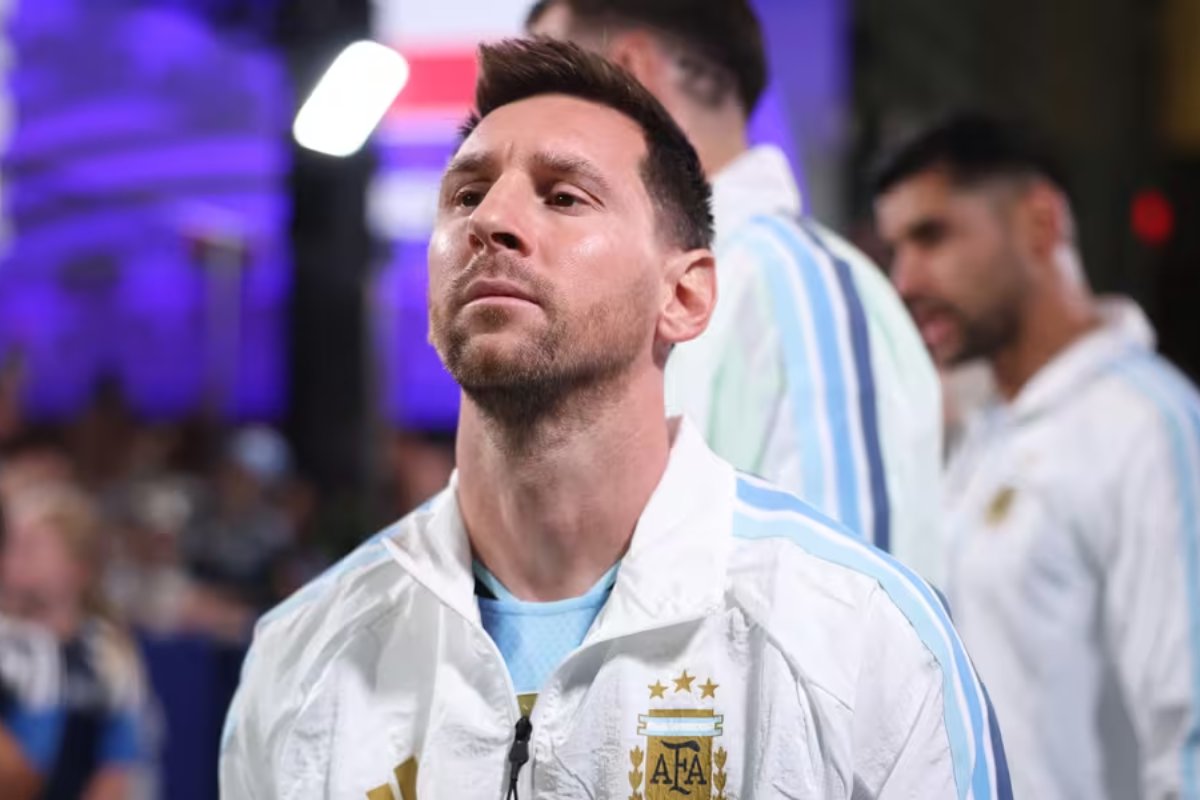 Messi enfrentará a Inglaterra pela primeira vez em duelo que vale vaga na final da Copa