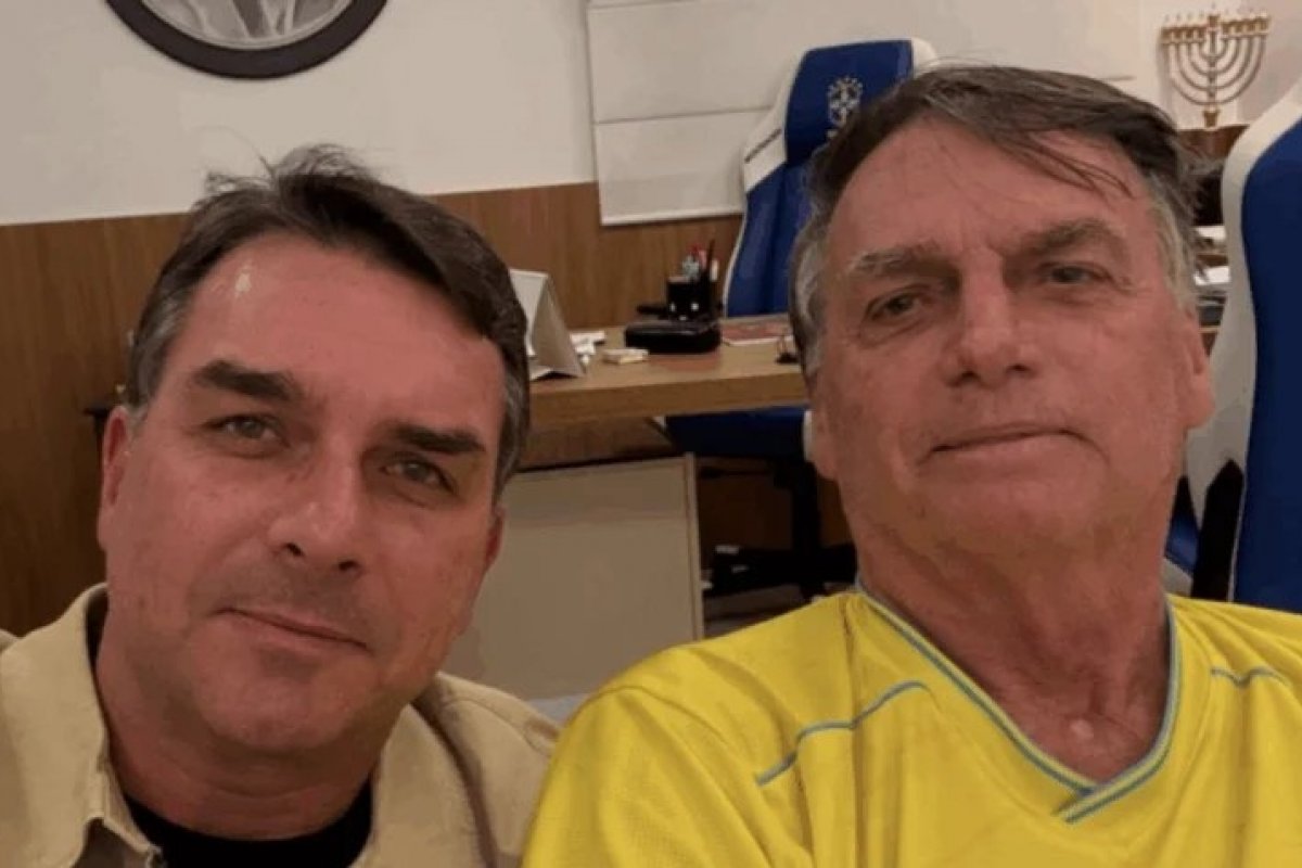 Após carta, Moraes suspende visitas de Flávio a Bolsonaro por 90 dias