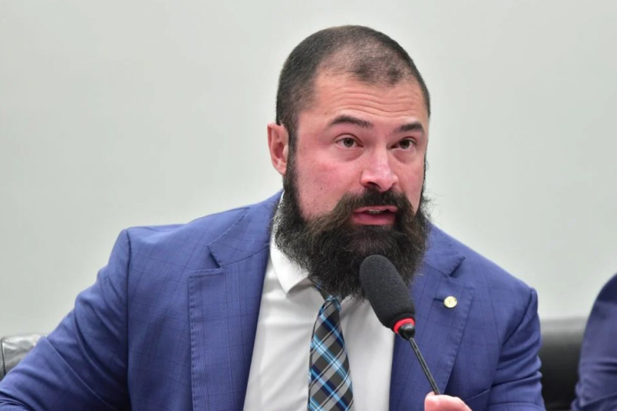 Justiça condena deputado Paulo Bilynskyj a indenizar PT por associar partido ao narcotráfico