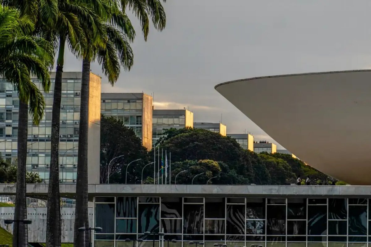 Congresso se aproxima do recesso sem votar PEC 6x1 e PL da Misoginia