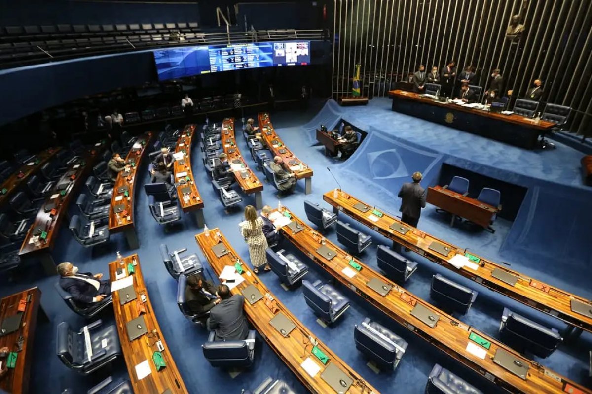 Senado pode votar aposentadoria especial para agentes de saúde nesta terça-feira (14)