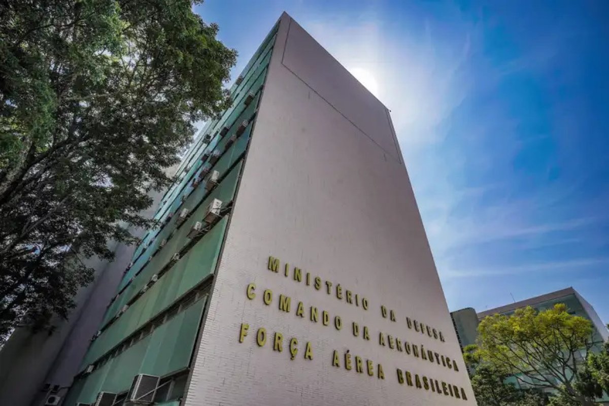 Comando da Aeronáutica diz ter repassado R$ 2,4 milhões ao Master em consignados