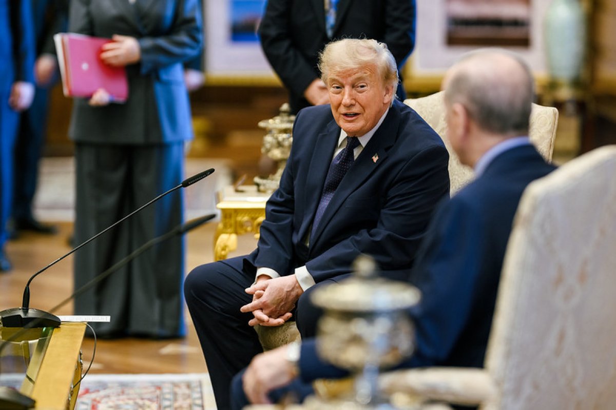 Trump declara ter desistido de cobrar pedágio no Estreito de Ormuz
