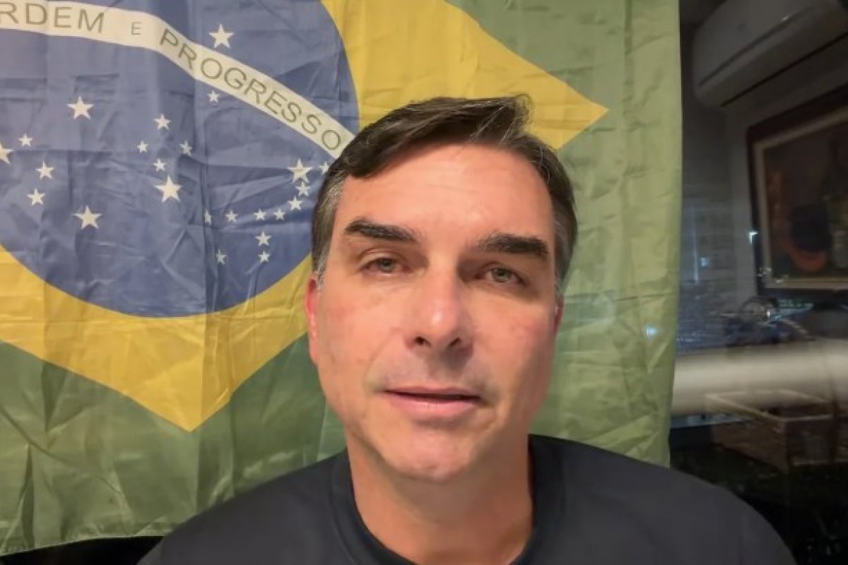 Flávio agradece à OAB por manifestação pedindo liberação de visita a Jair Bolsonaro