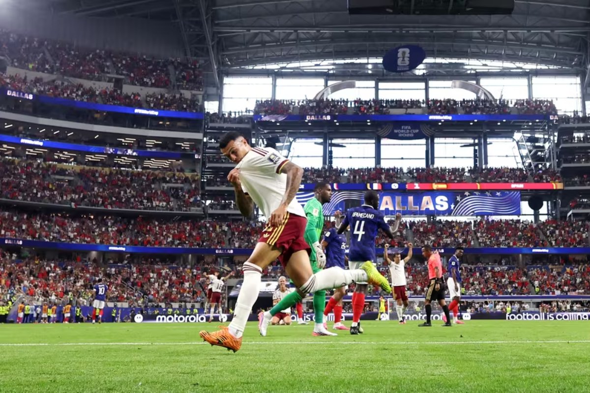Espanha amplia domínio sobre a França, confirma força da nova geração e vai à final da Copa