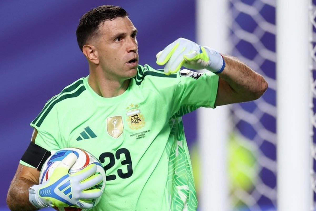 Jornal alerta Inglaterra sobre "truques sujos" de Dibu Martínez antes de semifinal