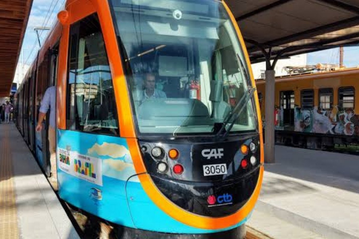VLT de Salvador terá viagens gratuitas aos sábados durante fase de testes