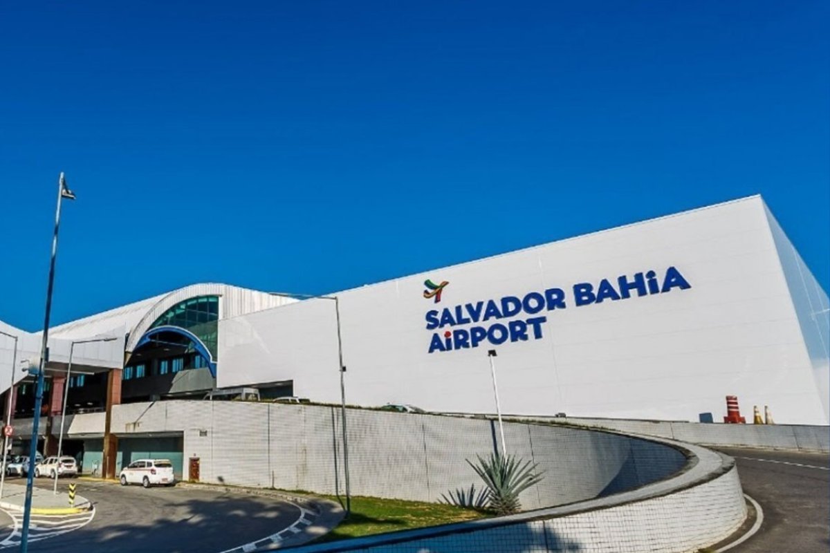 Homem é preso por tentar embarcar com documento falso em voo no Aeroporto de Salvador