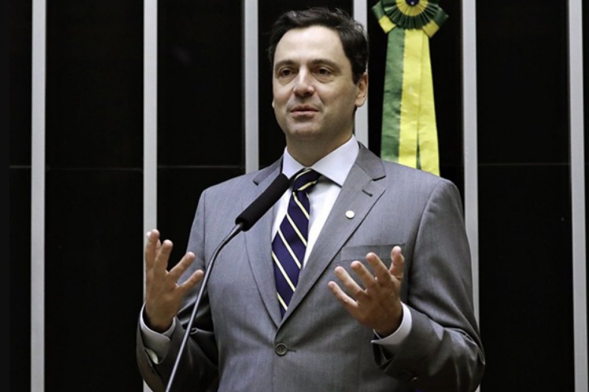 Presidente da Comissão de Relações Exteriores culpa governo Lula por tarifaço e critica condução diplomática