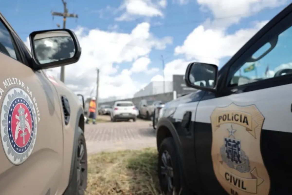 Homem acusado de homicídio é preso durante travessia no Ferry Boat