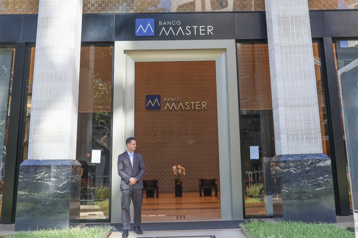 Master enviou quase R$ 60 milhões a empresa recém-aberta com capital social de R$ 40