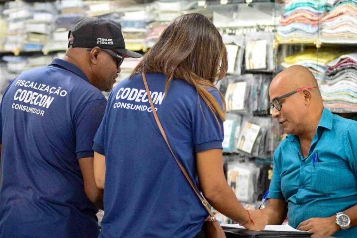 Mais de 2 mil acessórios falsificados são confiscados durante operação em Cajazeiras