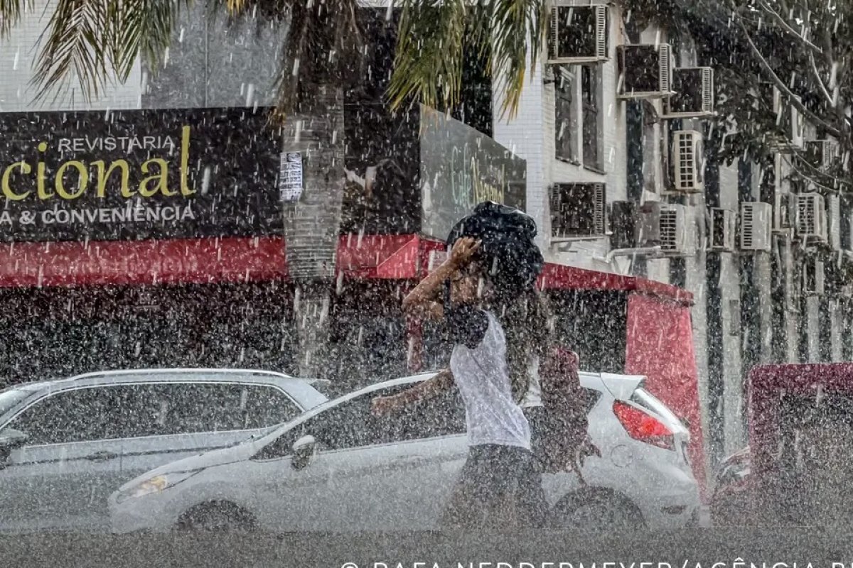 Inmet emite alerta de chuvas para Salvador e outras 38 cidades da Bahia no início da semana