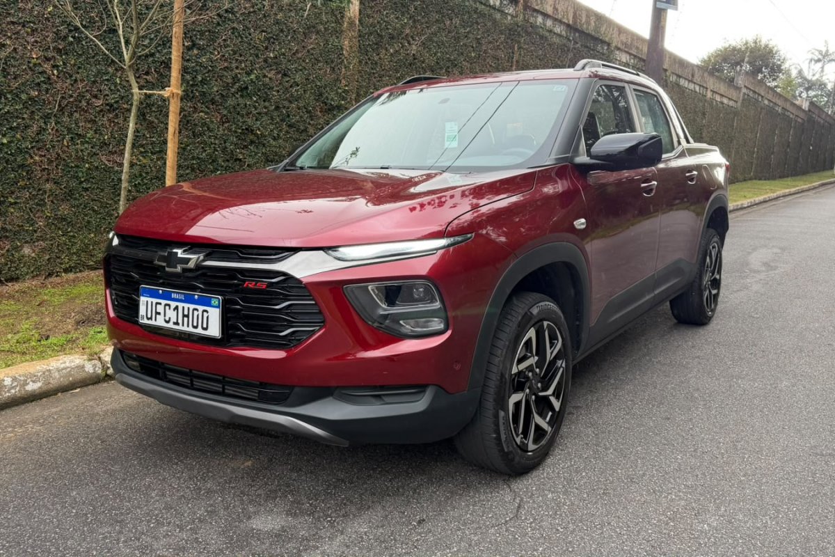 Chevrolet Montana RS evolui pouco na linha 2027: veja teste do Farol da Bahia 