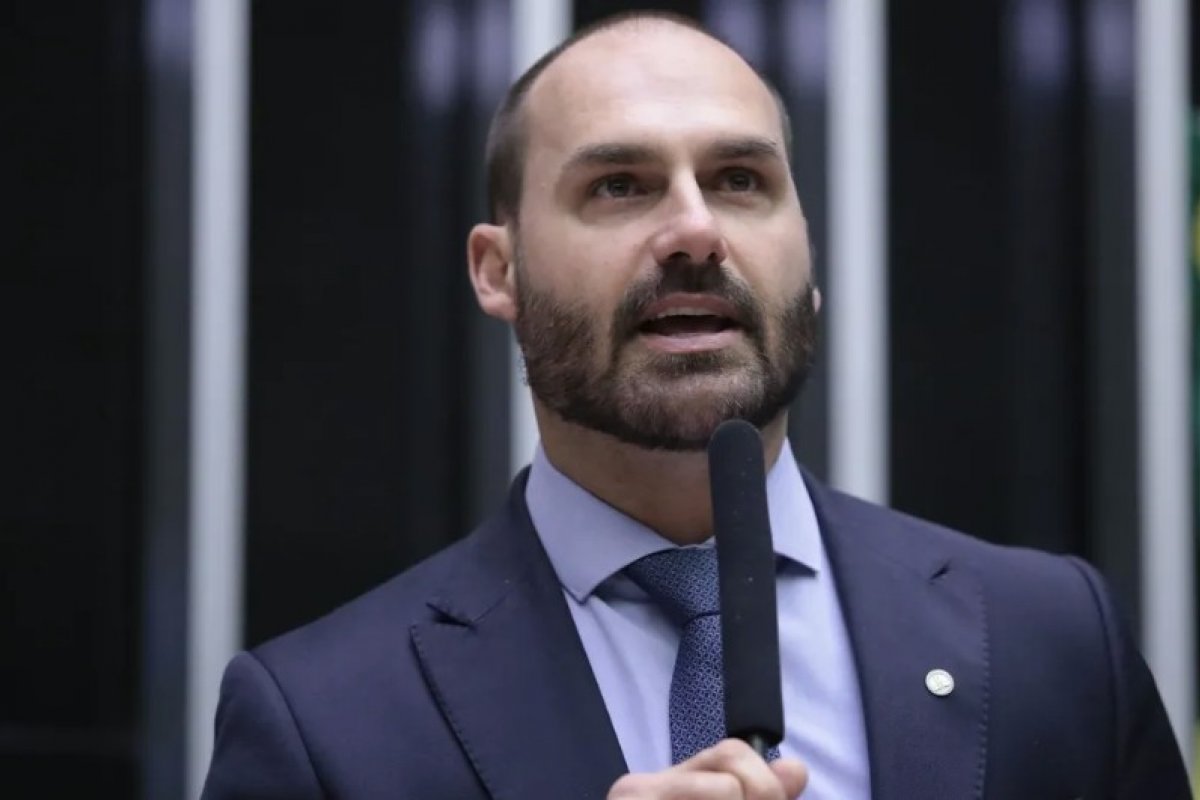 EUA concedem permissão a Eduardo Bolsonaro de permanecer no país por prazo indeterminado 