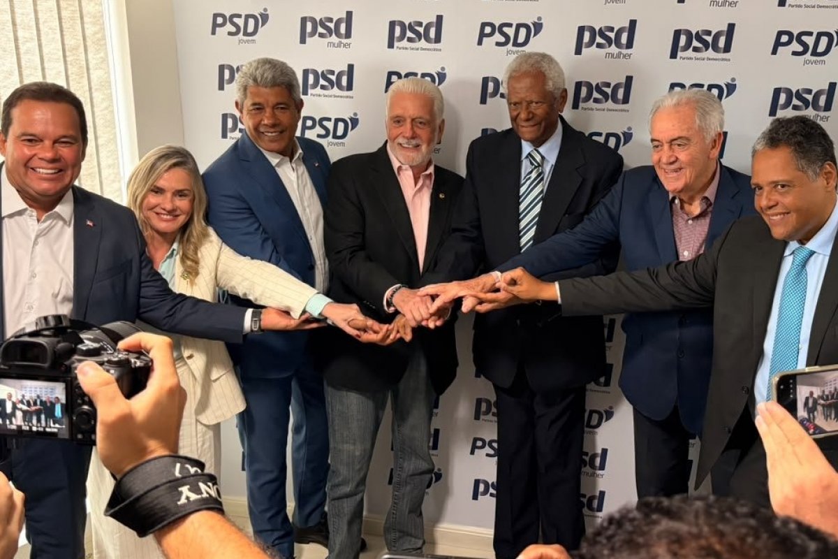 Wagner oficializa Edvaldo Brito como 1º suplente ao Senado e faz suspense sobre 2º nome