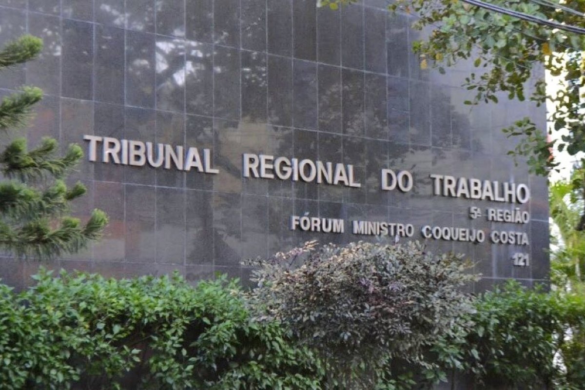 Vendedora consegue rescisão de R$ 15 mil após denunciar caso de estupro no trabalho