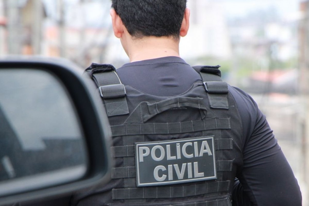 Duas crianças ficam feridas ao tentar defender a mãe de ataque com facão