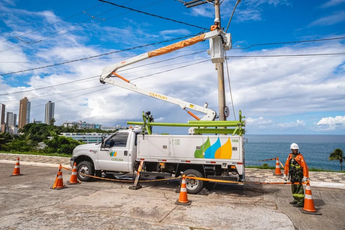 Bairros de Salvador ficarão sem energia para manutenção da Coelba; veja quais