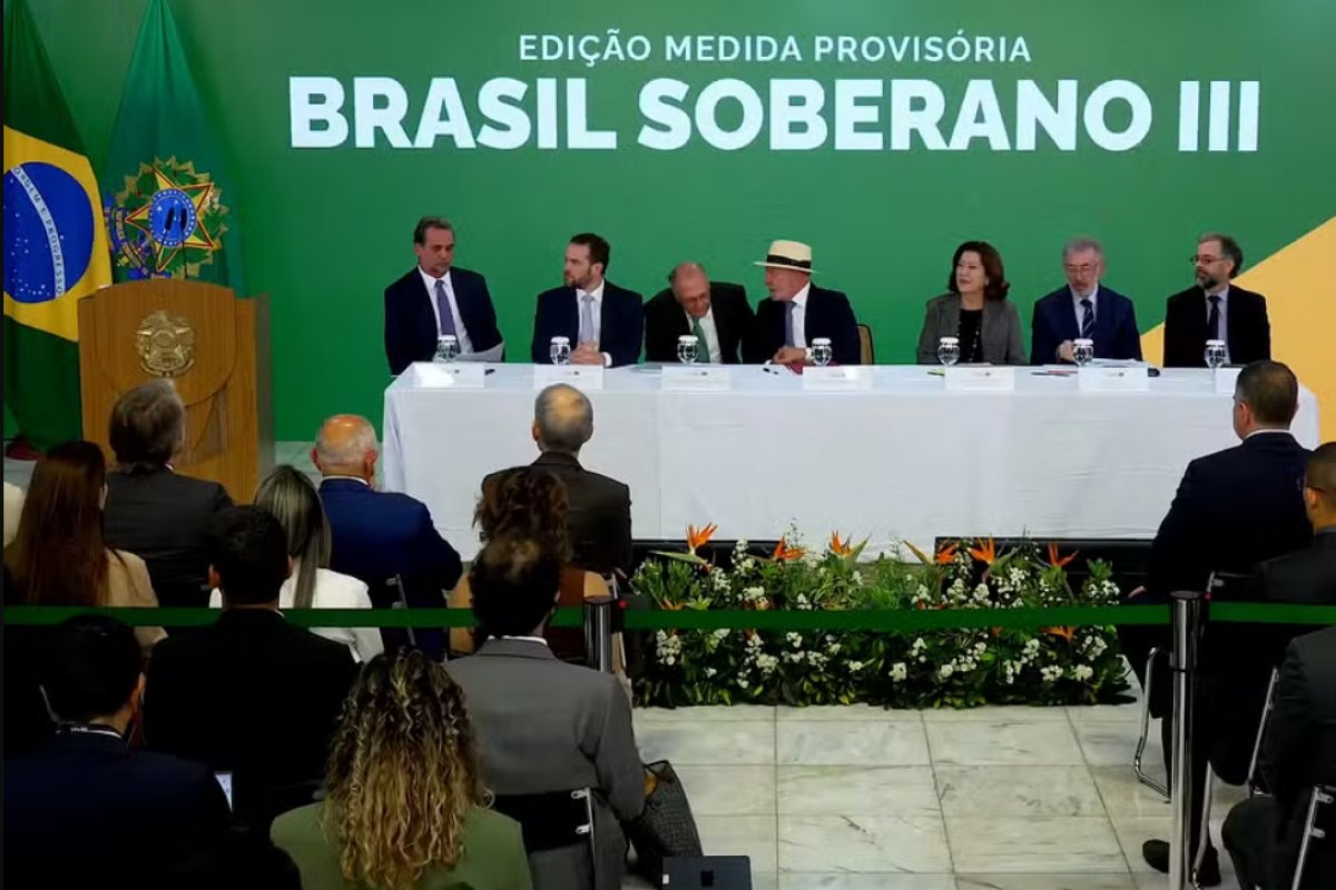 Governo anuncia R$ 18,5 bilhões em crédito para empresas afetadas pelo tarifaço dos EUA