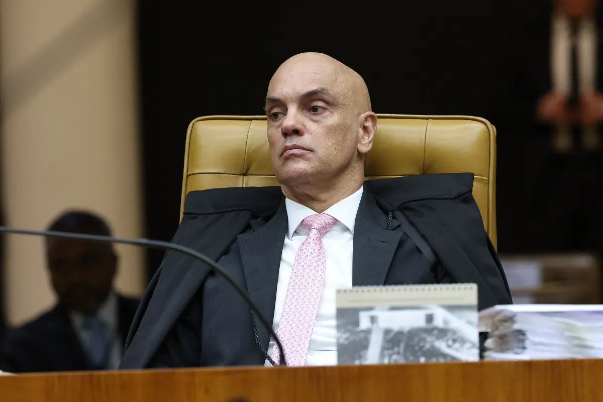 Moraes pede manifestação à PGR sobre pedido da Receita de acessar laudos de joias de Bolsonaro