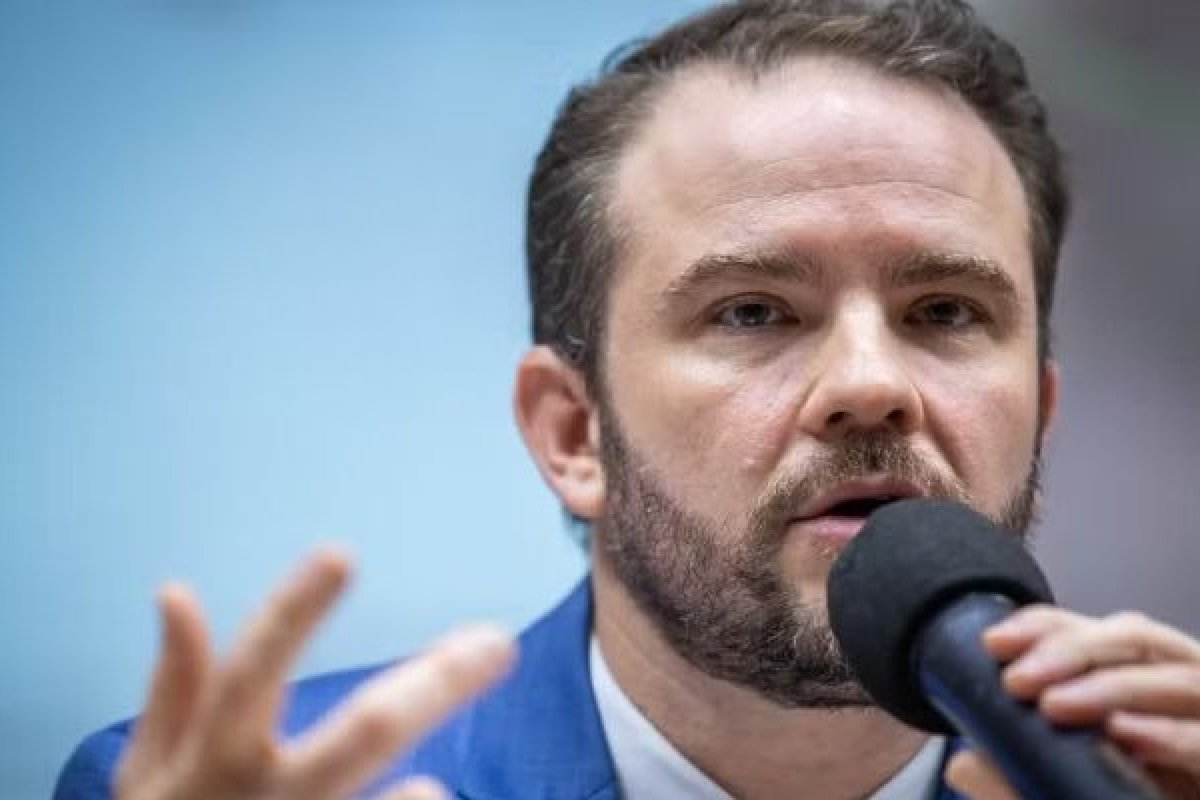 “Temos que tratar bets igual a cigarro”, diz ministro da Fazenda