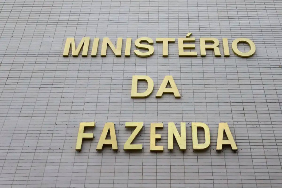 Previsão de déficit primário cai para R$ 52 bilhões e governo desbloqueia R$ 5,7 bilhões do Orçamento