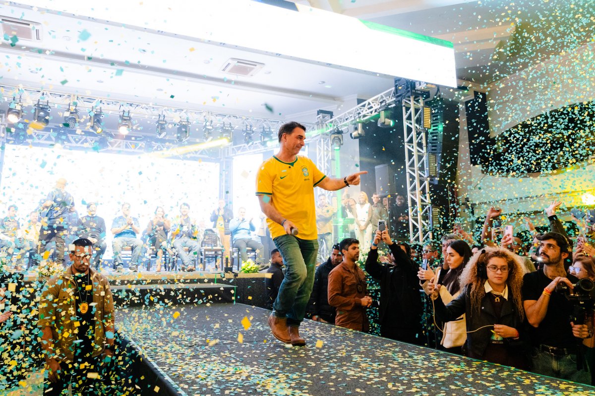 Quem é Flávio Bolsonaro, que o PL oficializa candidato à Presidência neste sábado (25)