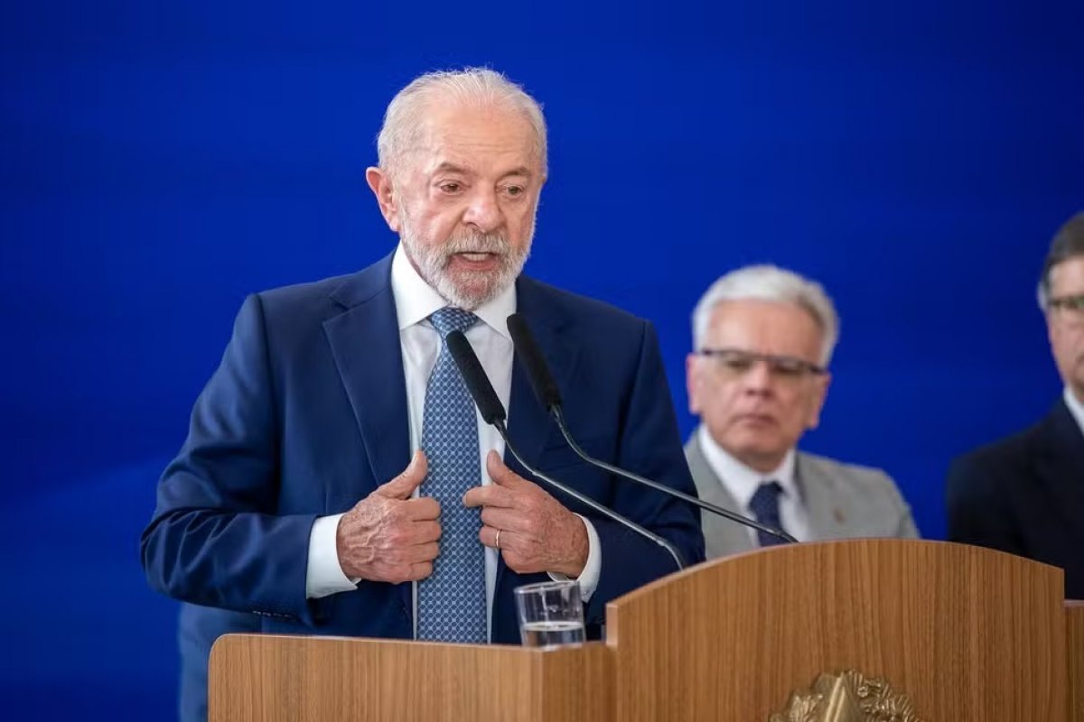 Após negar vistos, Lula afirma que quem interferir nas eleições brasileiras 'vai apanhar muito'