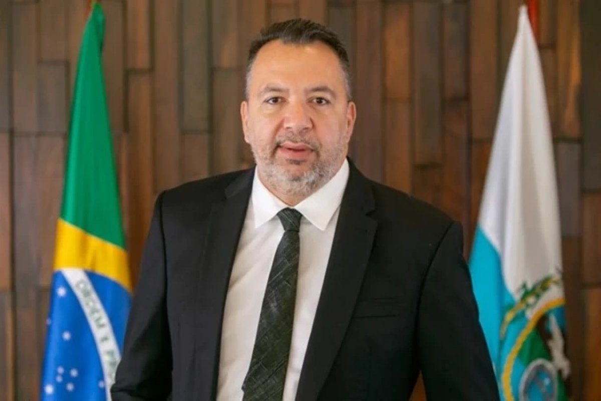 Moraes revoga uso de tornozeleira para ex-prefeito de Belford Roxo