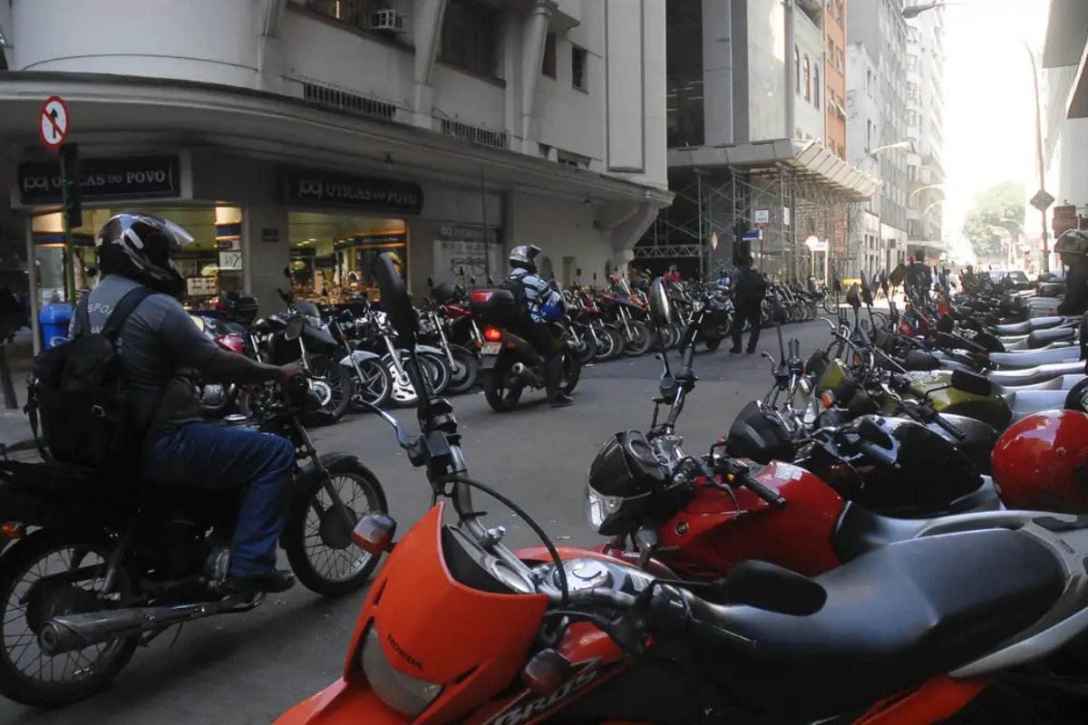 Governo federal lança programa para financiamento de motos para entregadores e mototaxistas