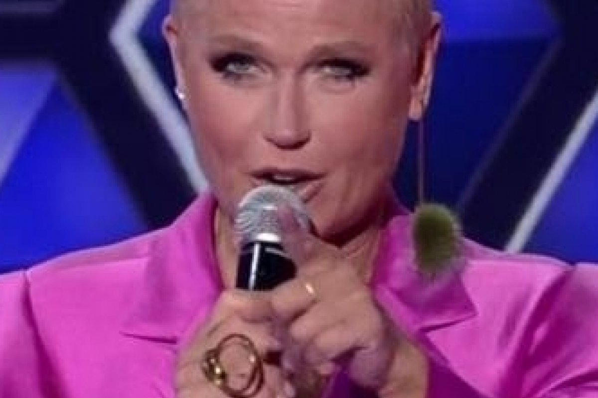 Record TV tira Xuxa dos domingos 