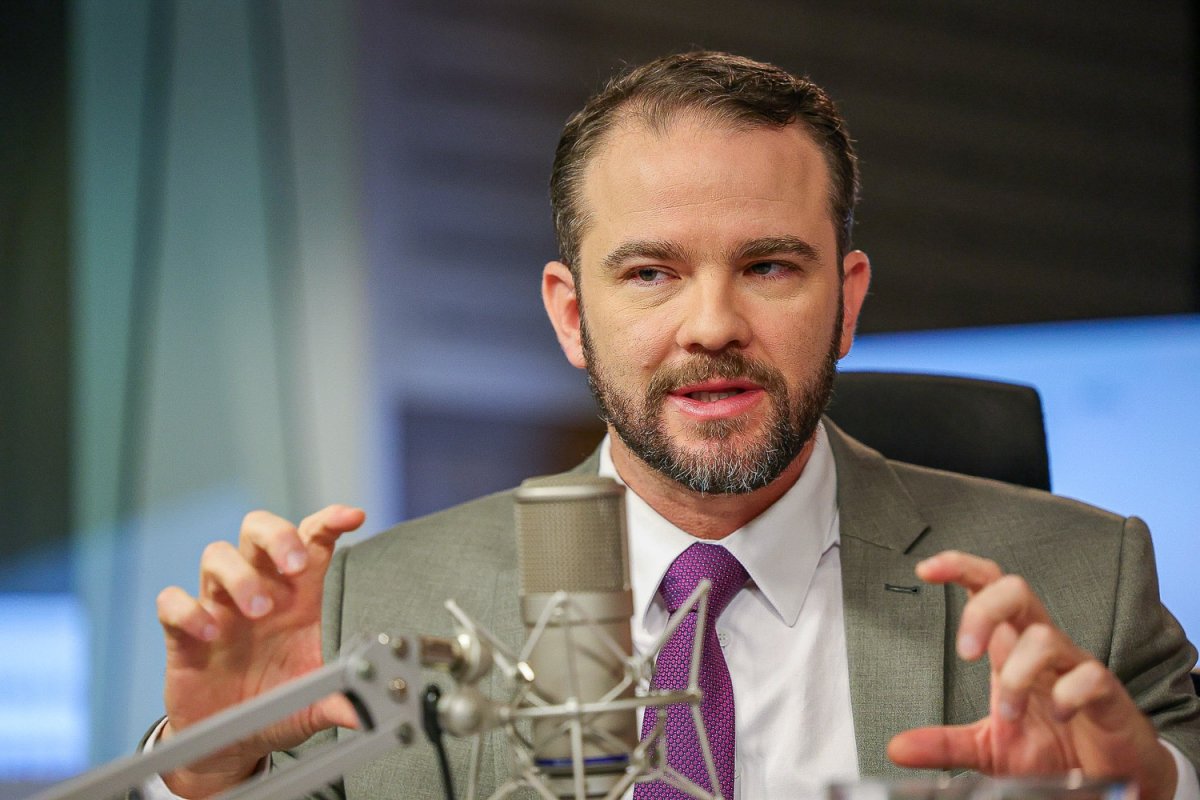 Ministro de Lula chama Milei de “palhaço” após críticas à economia brasileira