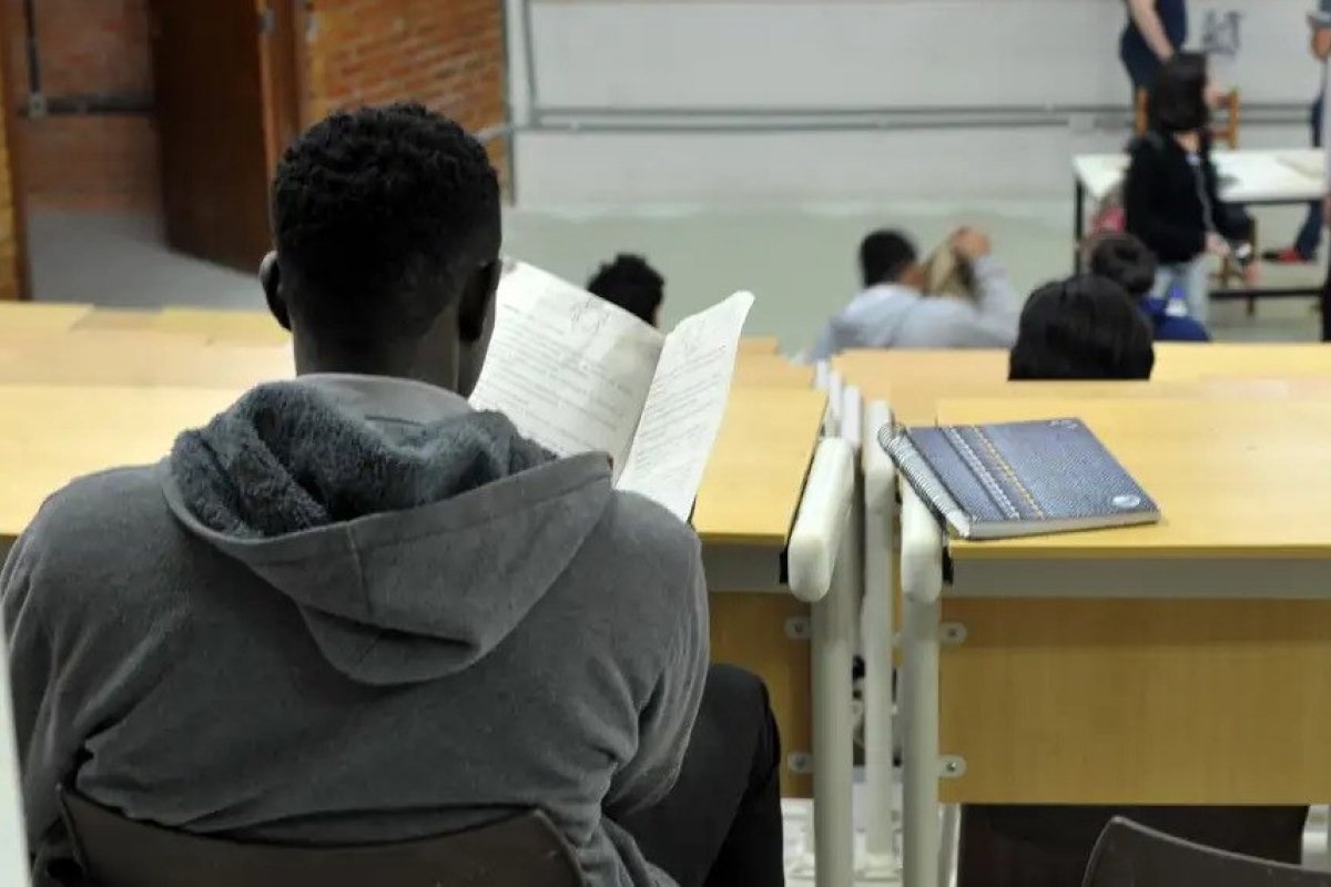 Programa Somos Futuro, que já beneficiou mais de 970 jovens, abre inscrições para 2027