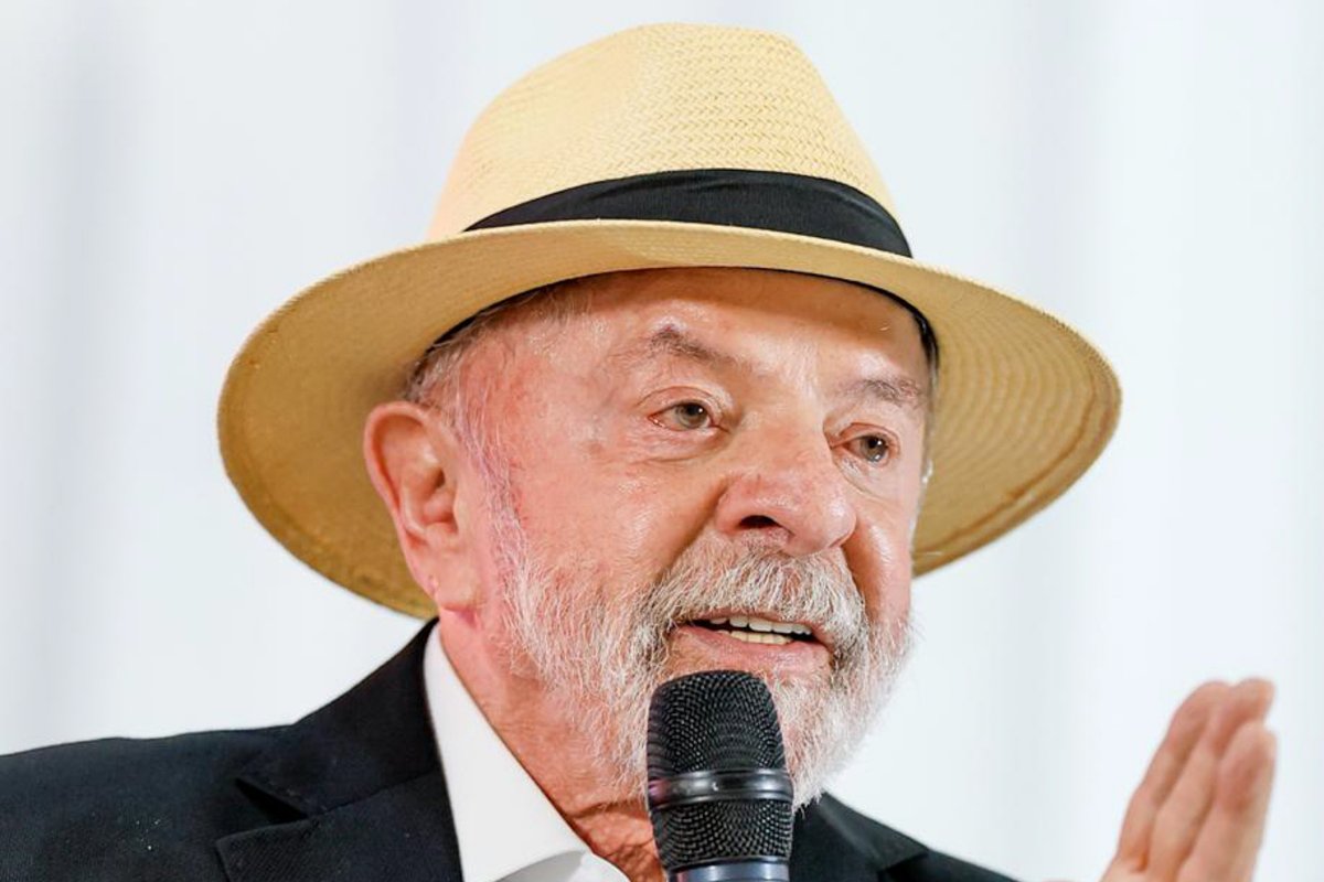 Atlas/Bloomberg: Lula lidera todos os cenários de 1º e 2º turno das eleições presidenciais 