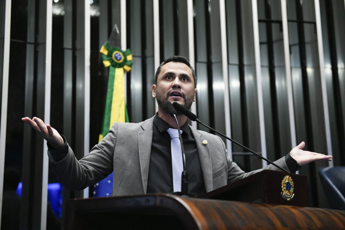 Cleitinho contraria Republicanos e diz que candidatura ao governo de MG está mantida
