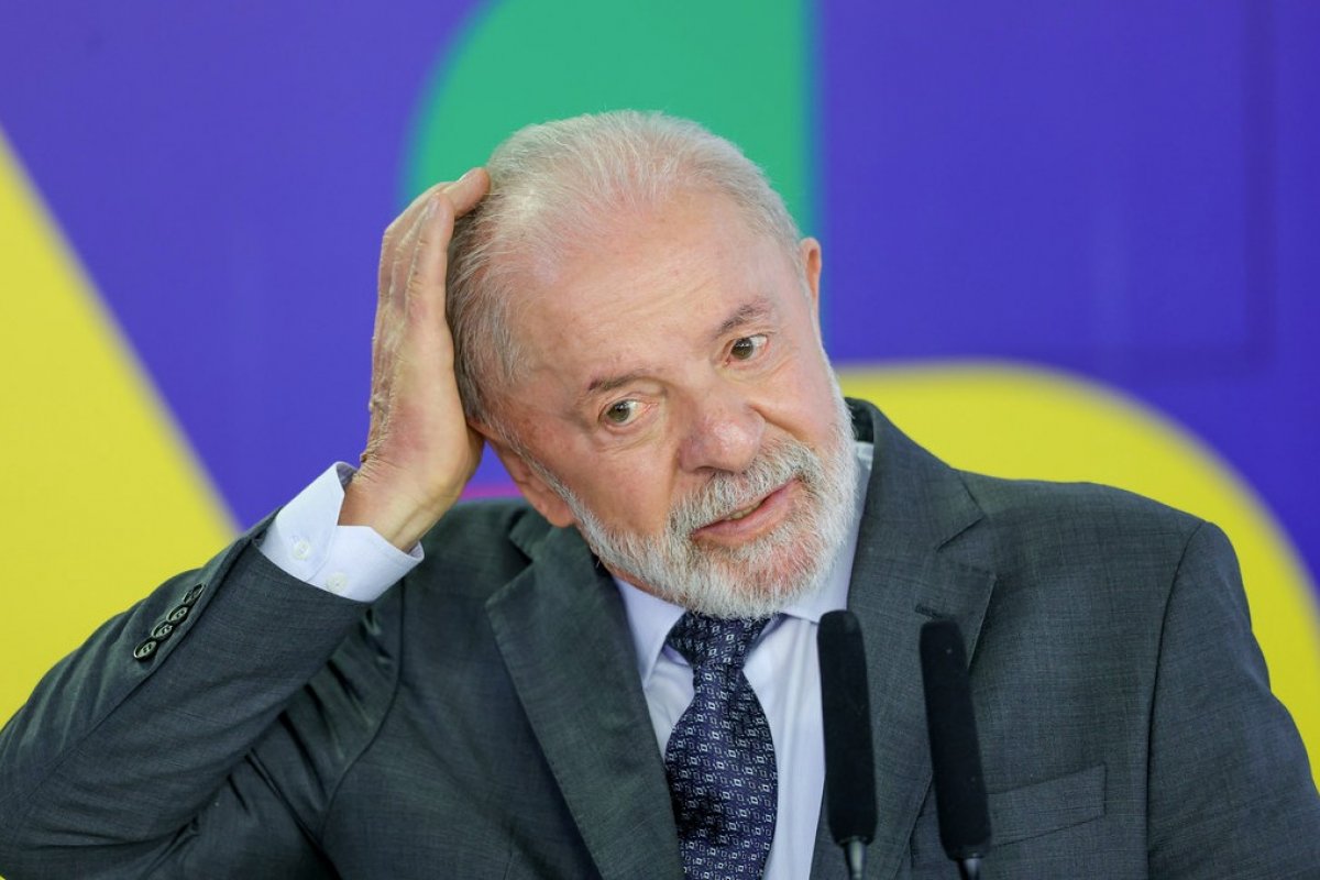 Justiça multa Lula em R$ 15 mil por propaganda eleitoral antecipada