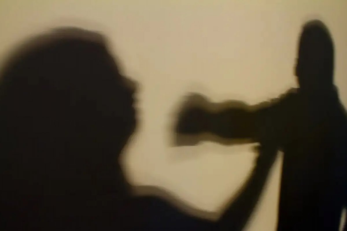 Operações prendem 21,7 mil suspeitos de violência contra a mulher em 2026, e 9.000 mandados seguem abertos