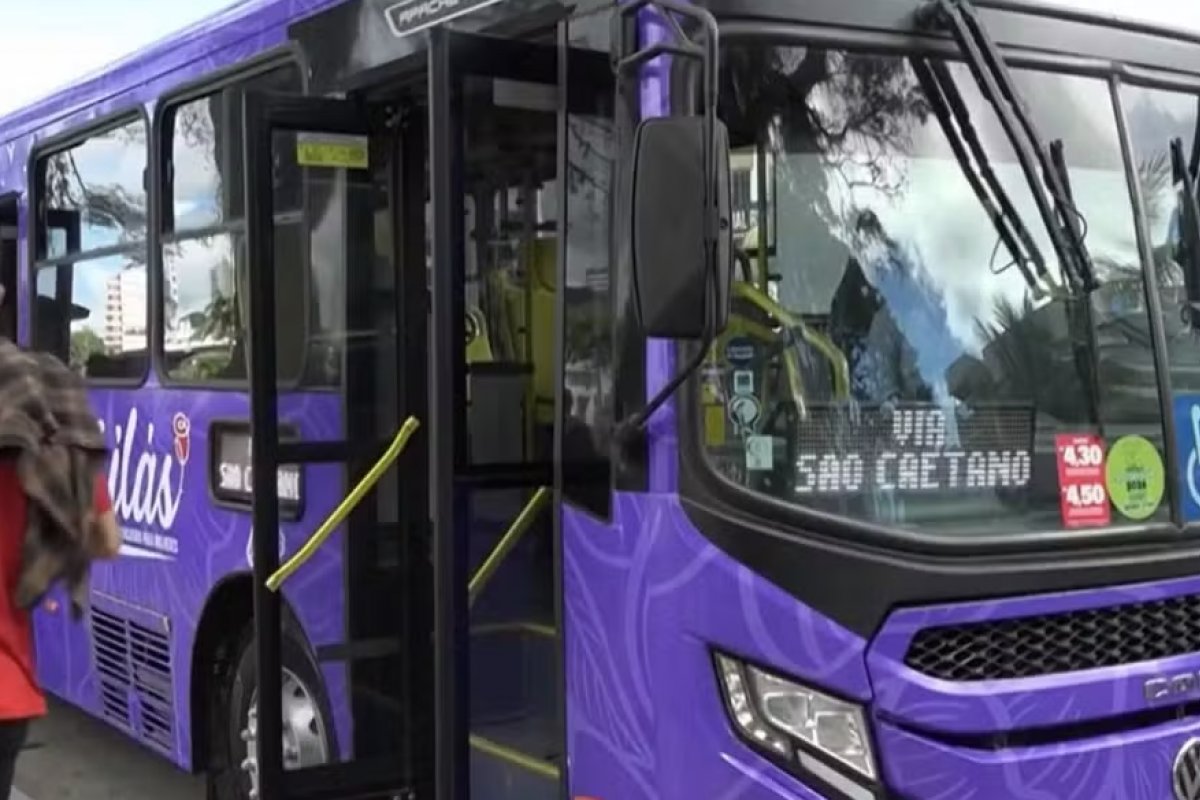 Cidade na Bahia lança linha de ônibus exclusiva para mulheres